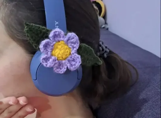 Flower headphones, χειροποίητο πλεκτό Yume